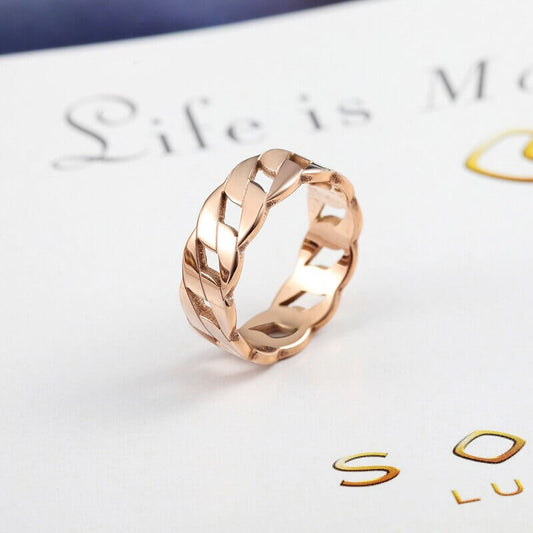Cassie Ring - Elegant Stainless Steel Wedding Band