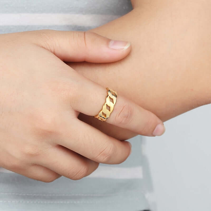 Cassie Ring - Elegant Stainless Steel Wedding Band
